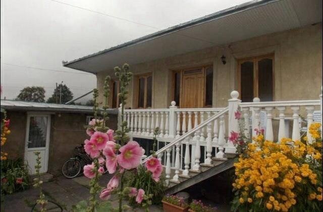 Nino'S Guest House Kazbegi Bagian luar foto