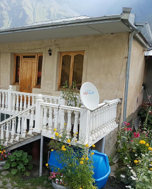 Nino'S Guest House Kazbegi Bagian luar foto